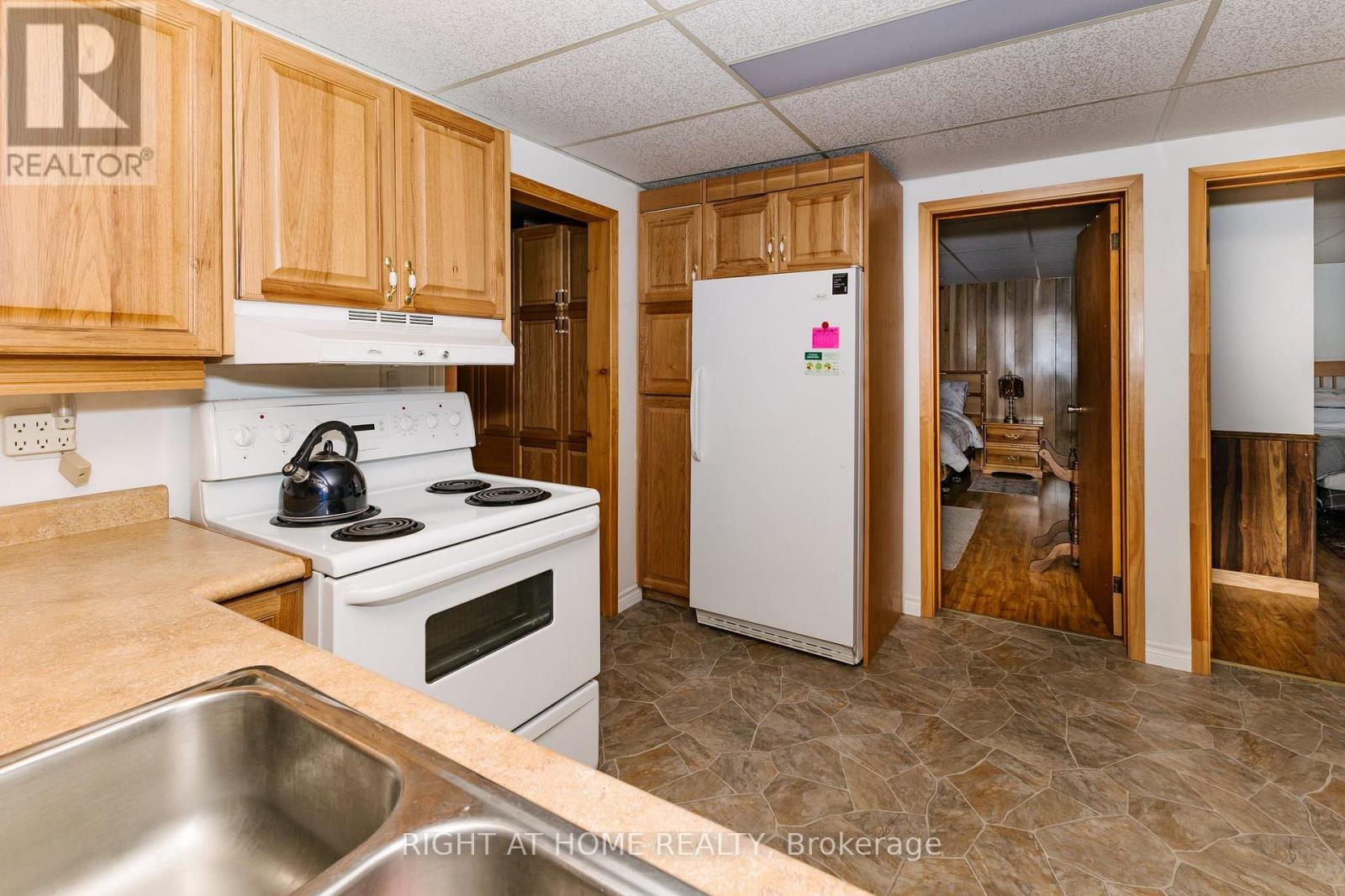 16366 Hwy 35, Algonquin Highlands, Ontario  K0M 2K0 - Photo 9 - X12214464
