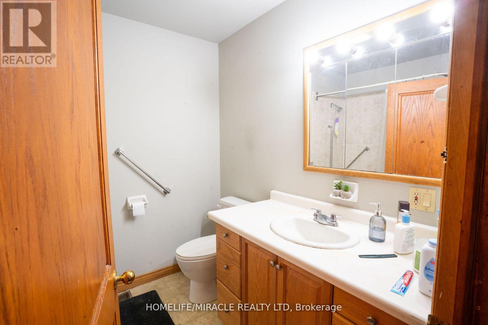5720 Temperance Avenue, Niagara Falls, Ontario  L2G 4A5 - Photo 9 - X12214466
