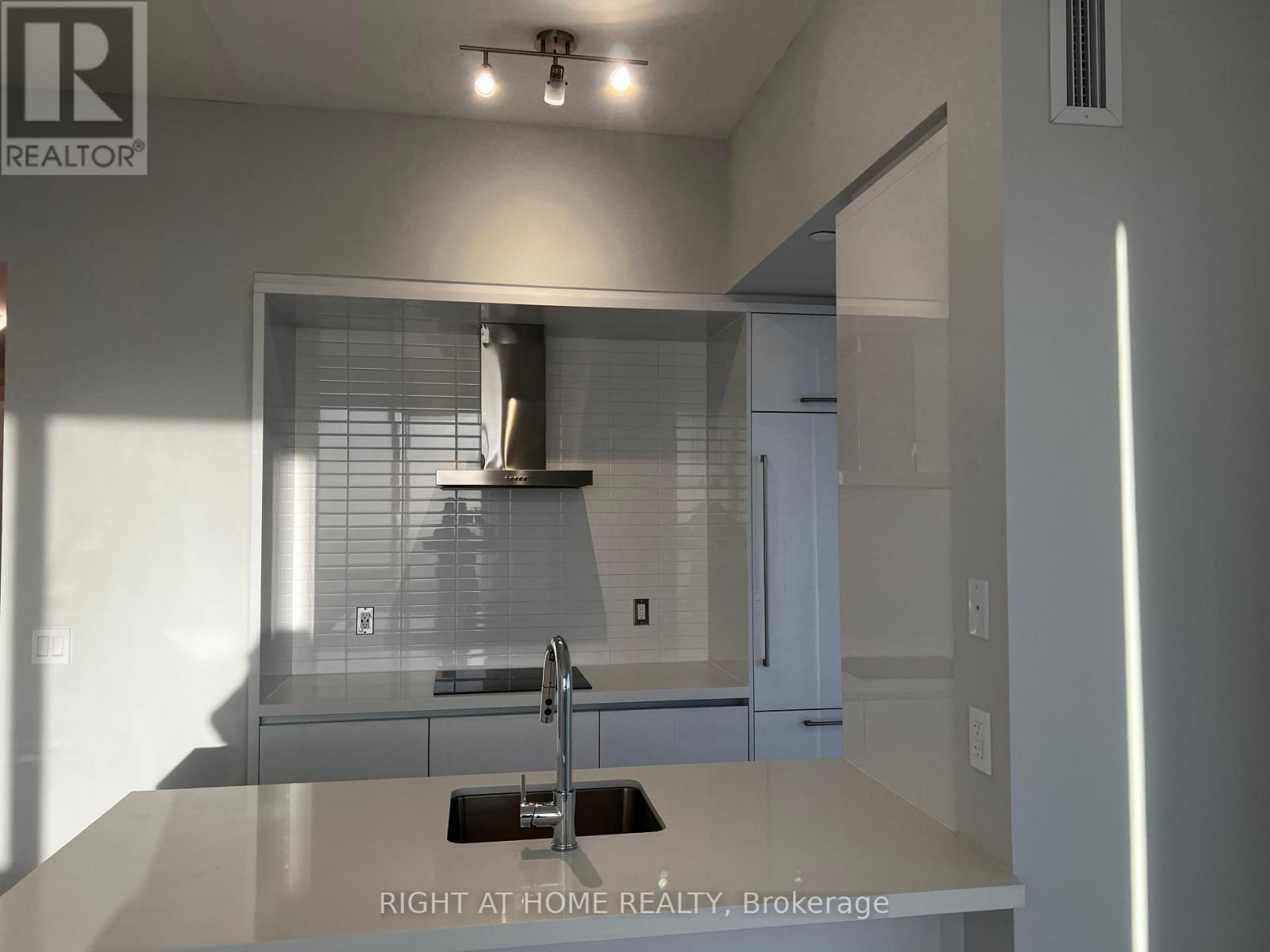 3008 - 2221 Yonge Street, Toronto, Ontario  M4S 2B4 - Photo 3 - C12214482