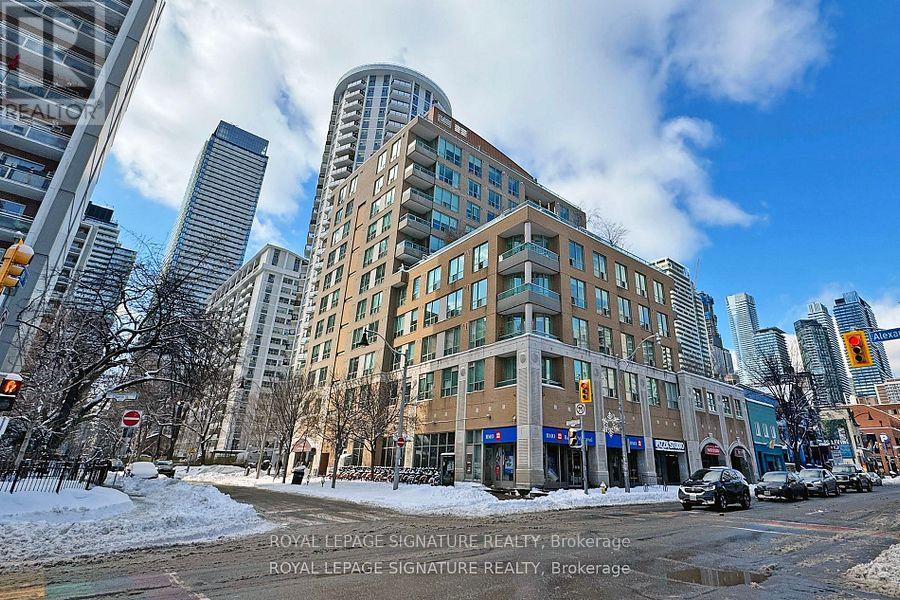 1004 - 70 ALEXANDER STREET, Toronto, Ontario