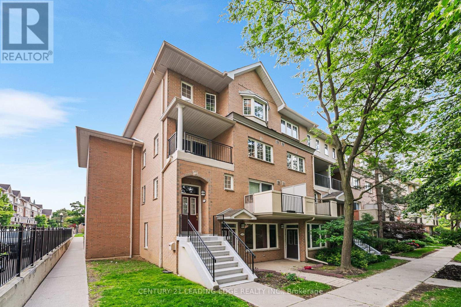 101 GRANDVIEW WAY, Toronto, Ontario