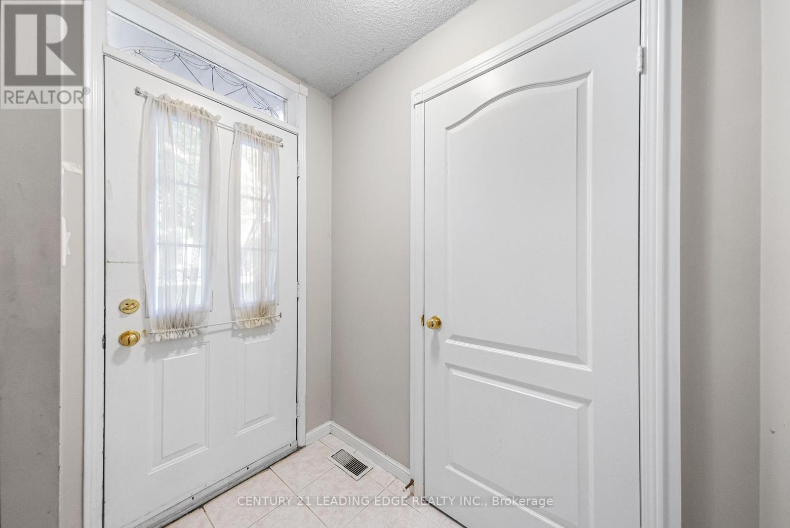 101 Grandview Way, Toronto, Ontario  M2N 6V2 - Photo 9 - C12214495