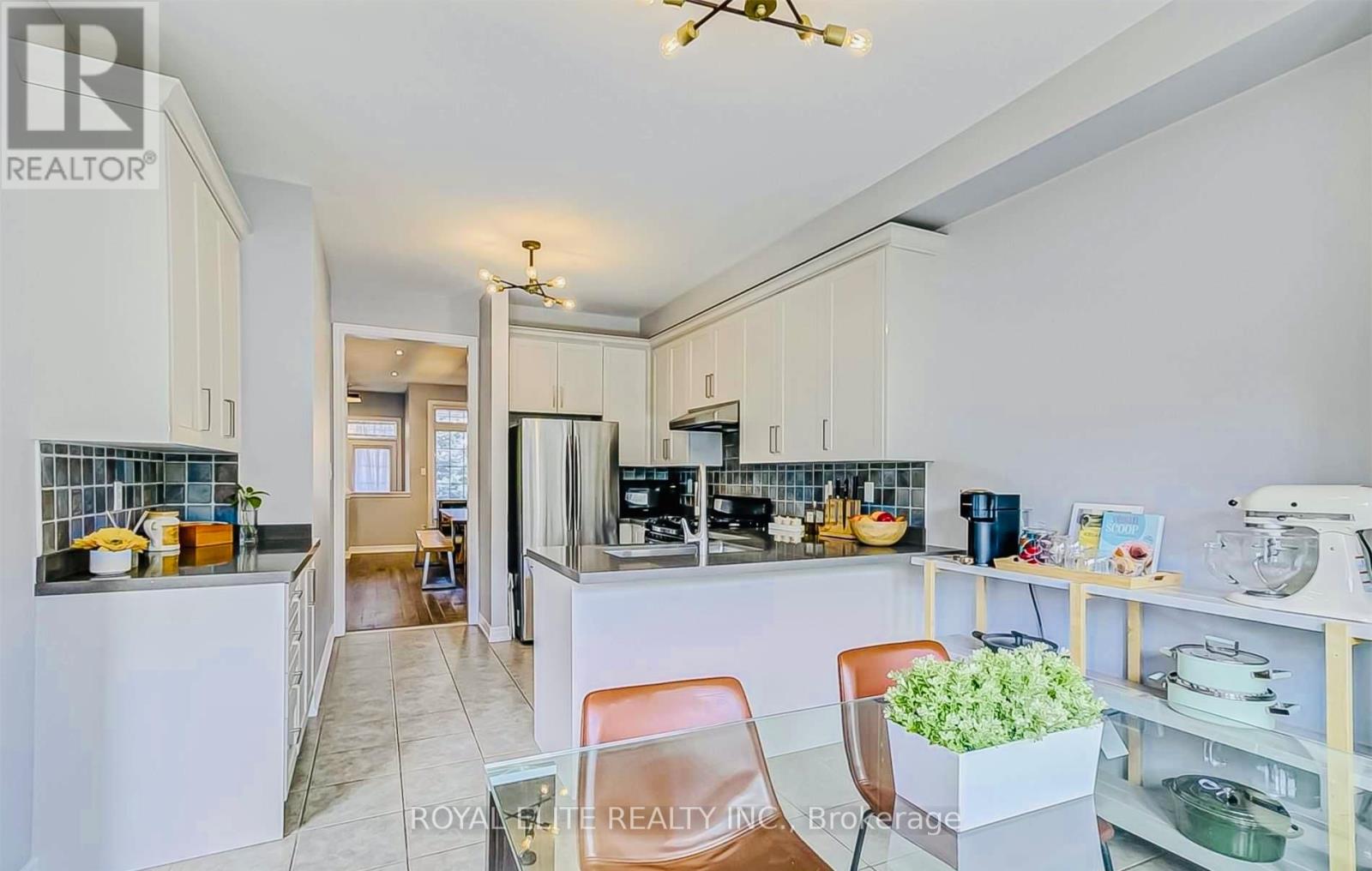 119 Huntingfield Street, Vaughan, Ontario  L4K 5S5 - Photo 11 - N12214490