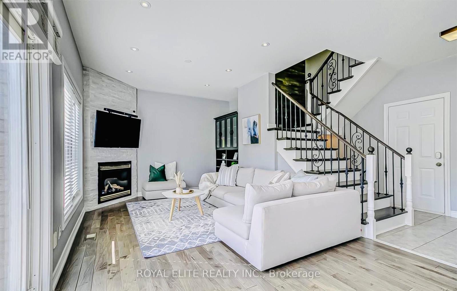 119 Huntingfield Street, Vaughan, Ontario  L4K 5S5 - Photo 12 - N12214490