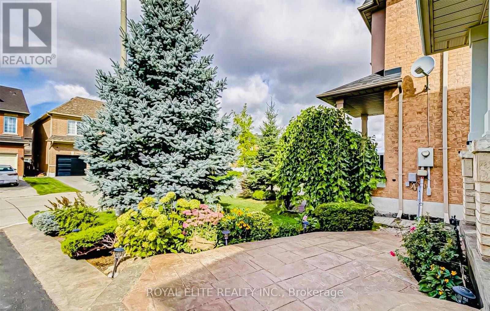 119 Huntingfield Street, Vaughan, Ontario  L4K 5S5 - Photo 4 - N12214490