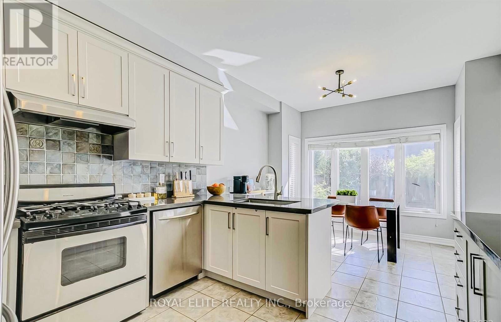 119 Huntingfield Street, Vaughan, Ontario  L4K 5S5 - Photo 8 - N12214490