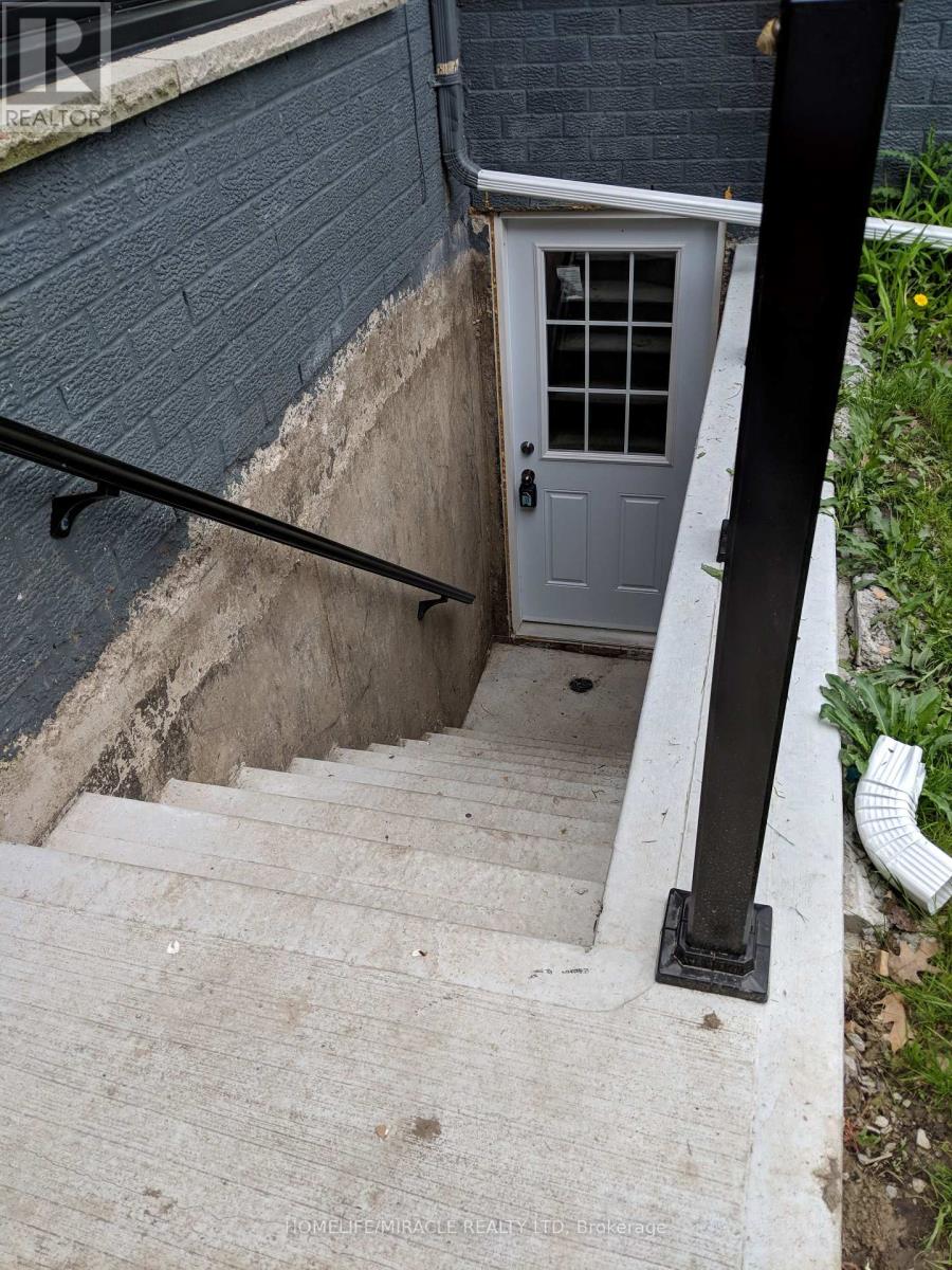 Bsmt - 37 Santa Barbara Place, Vaughan, Ontario  L4L 6V9 - Photo 2 - N12214499