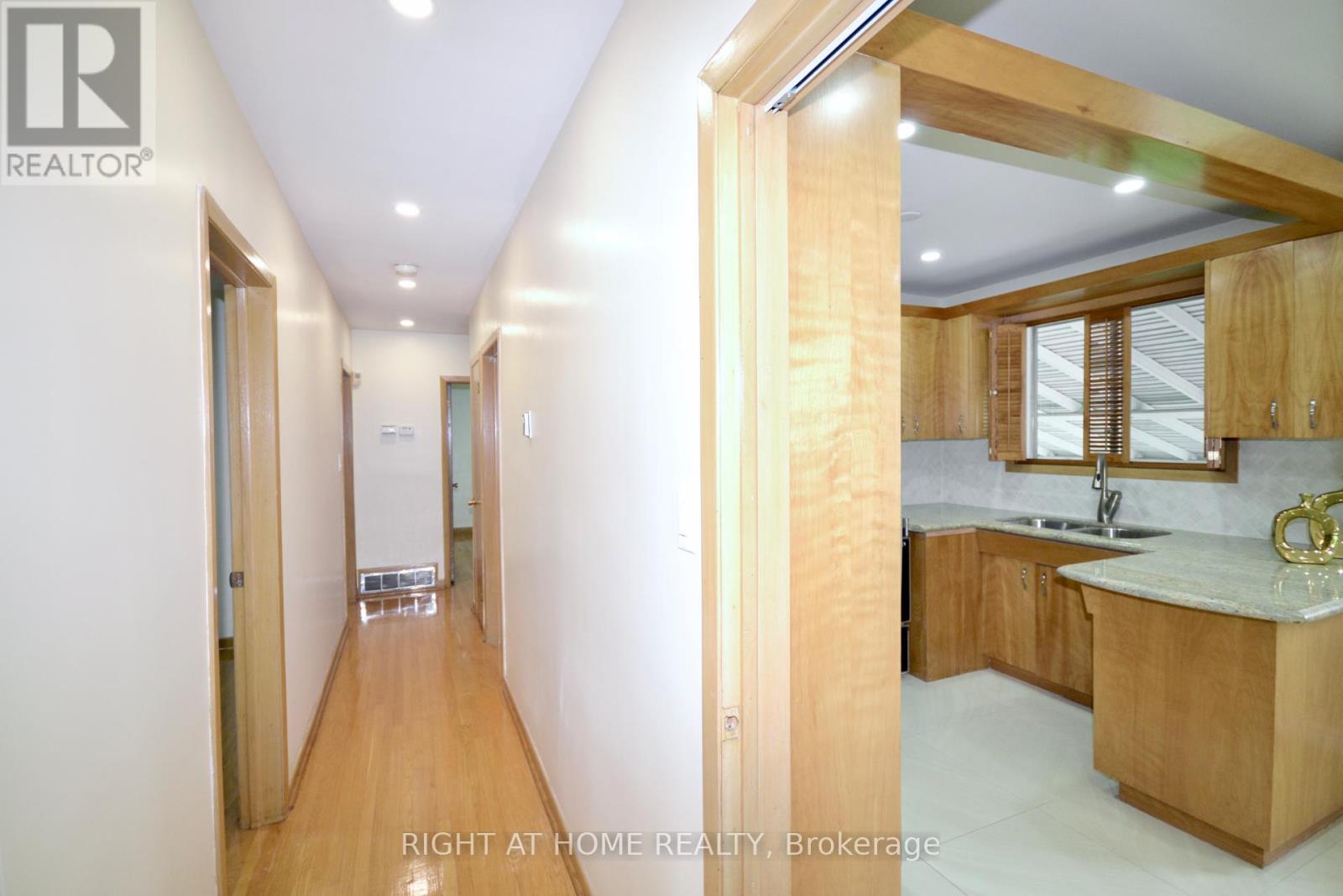 42 Culford Road, Toronto, Ontario  M6M 4J7 - Photo 17 - W12214507