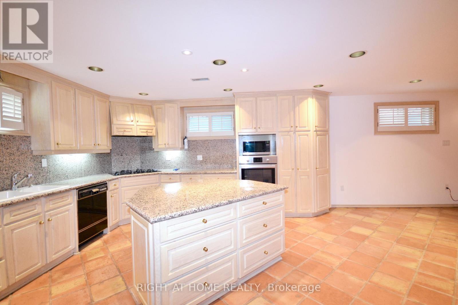 42 Culford Road, Toronto, Ontario  M6M 4J7 - Photo 27 - W12214507