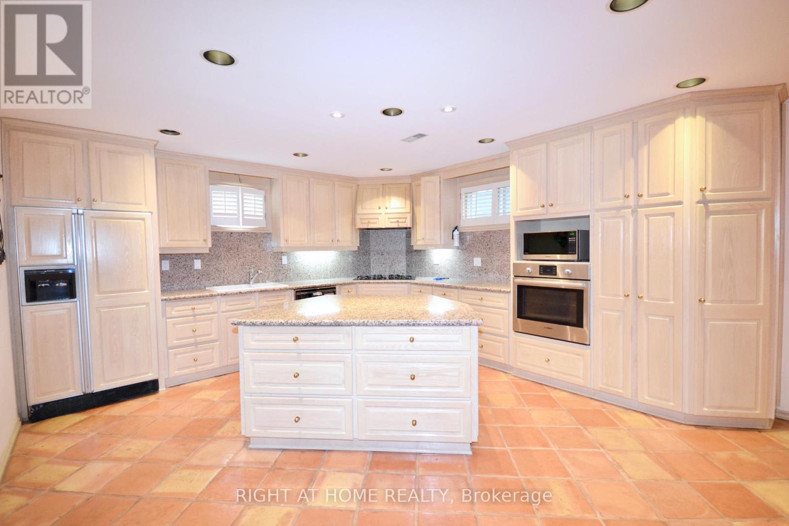 42 Culford Road, Toronto, Ontario  M6M 4J7 - Photo 29 - W12214507