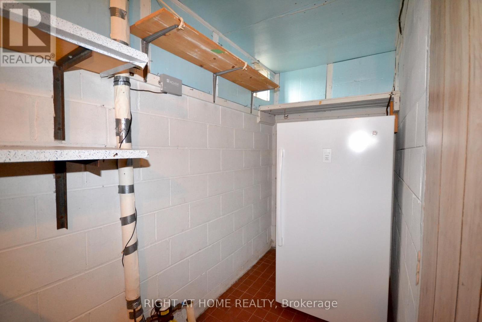 42 Culford Road, Toronto, Ontario  M6M 4J7 - Photo 37 - W12214507