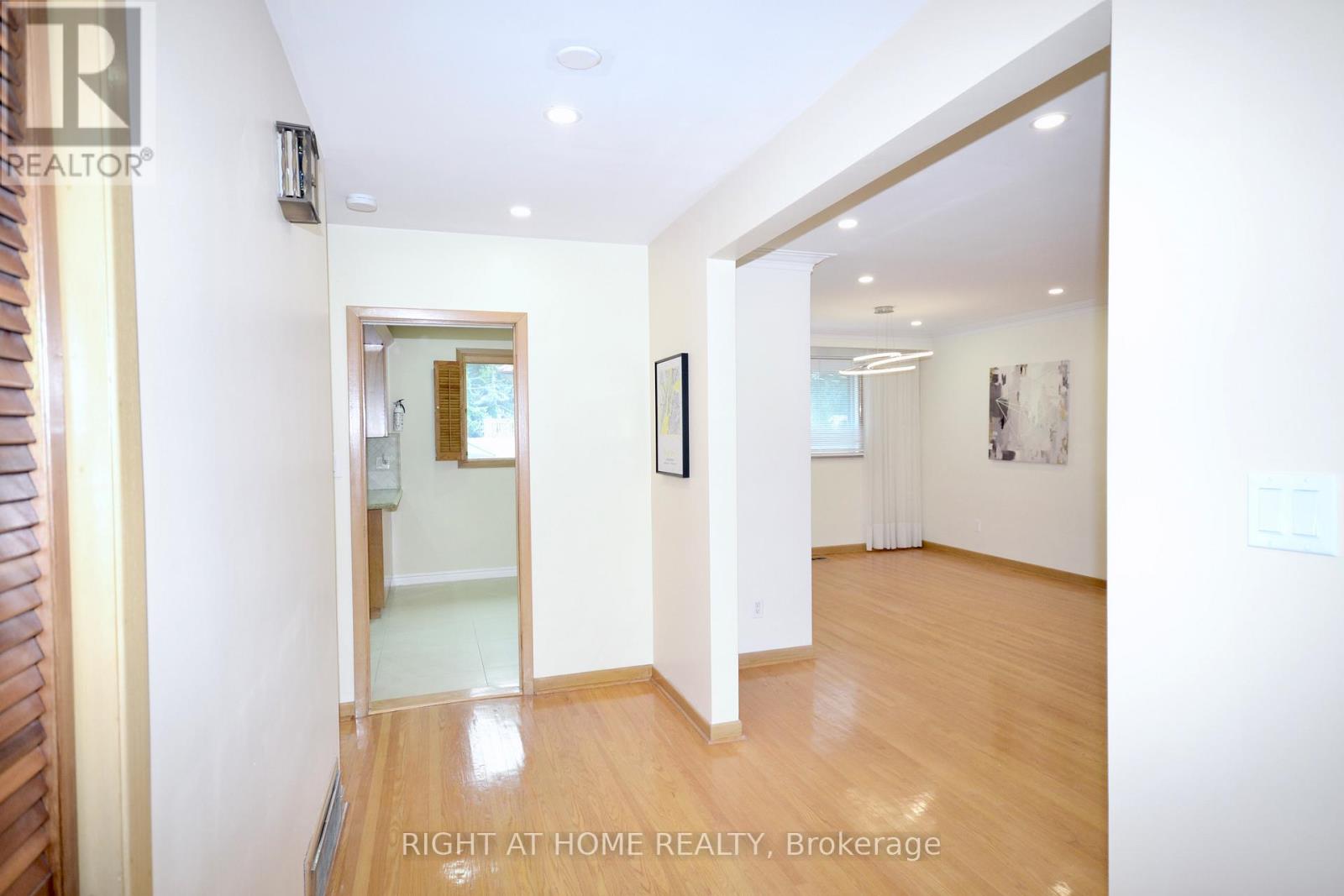 42 Culford Road, Toronto, Ontario  M6M 4J7 - Photo 6 - W12214507