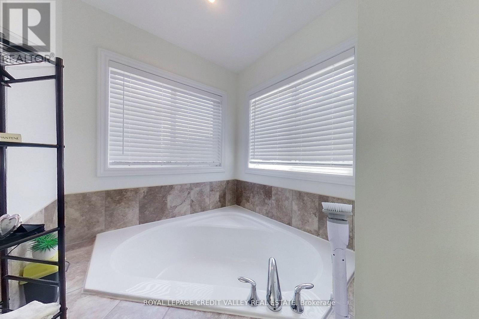 125 Gagnon Place, Guelph/eramosa, Ontario  N0B 2K0 - Photo 28 - X12214502
