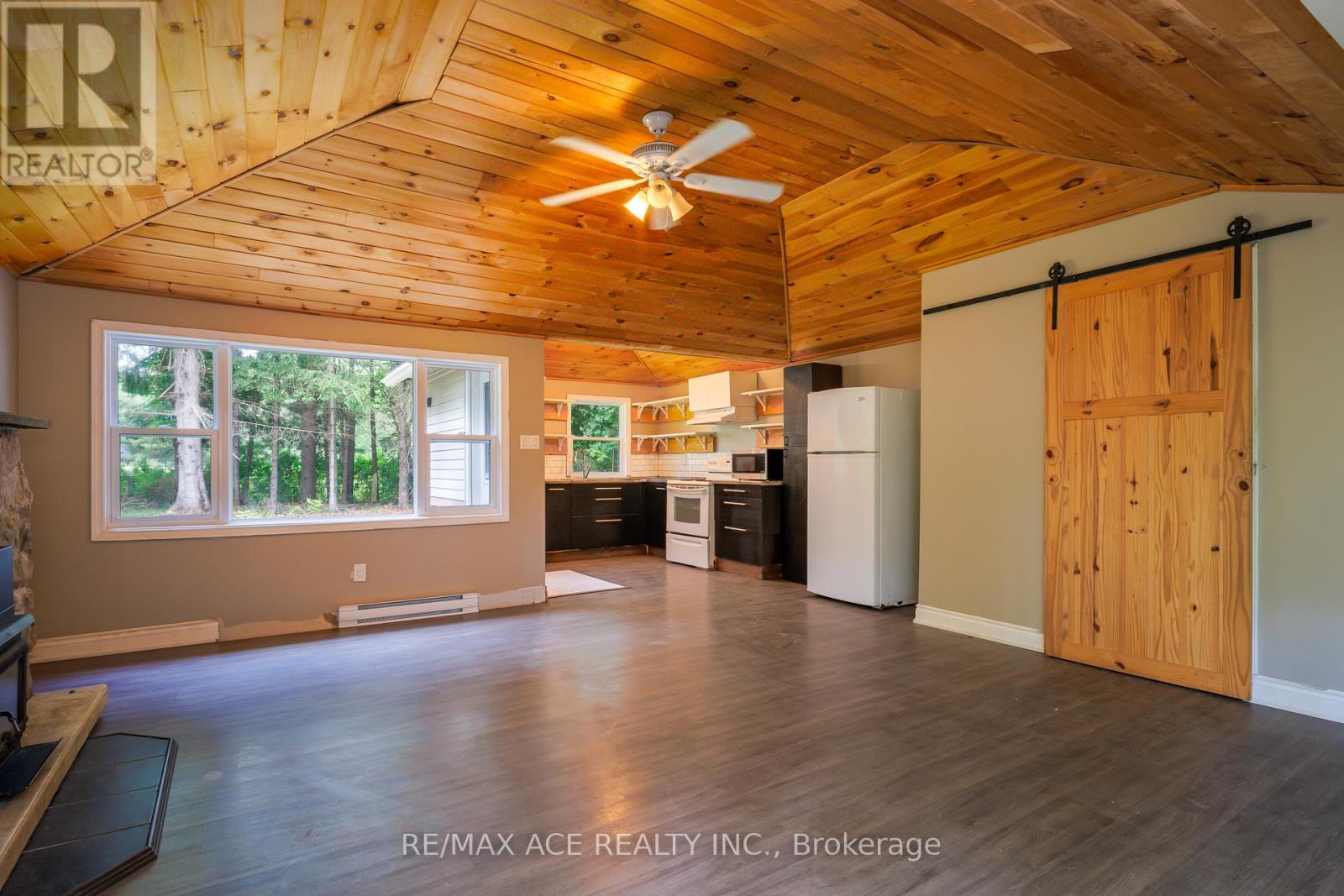 938289 Airport Road, Mulmur, Ontario  L9V 0M1 - Photo 2 - X12214508