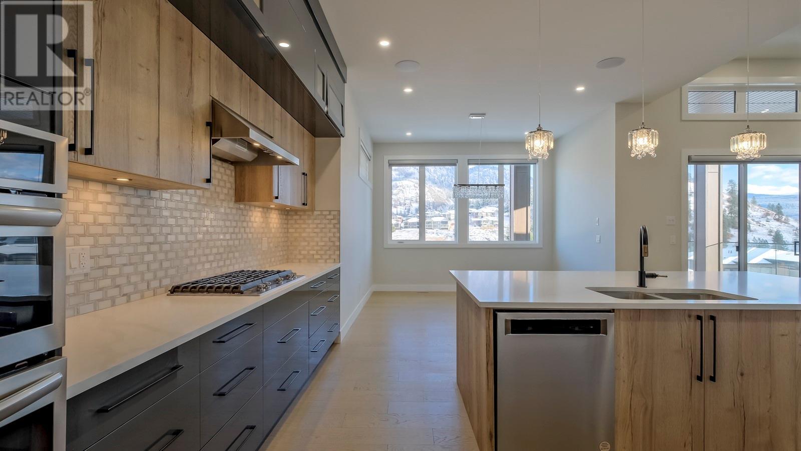 937 Royal Troon Lane, Kelowna, British Columbia  V1P 0A3 - Photo 5 - 10344309