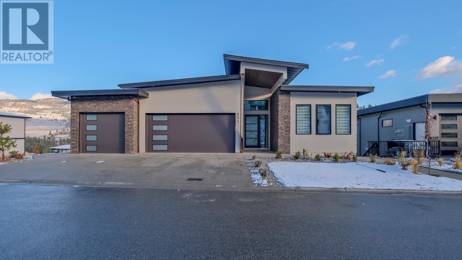 937 Royal Troon Lane, Kelowna, British Columbia