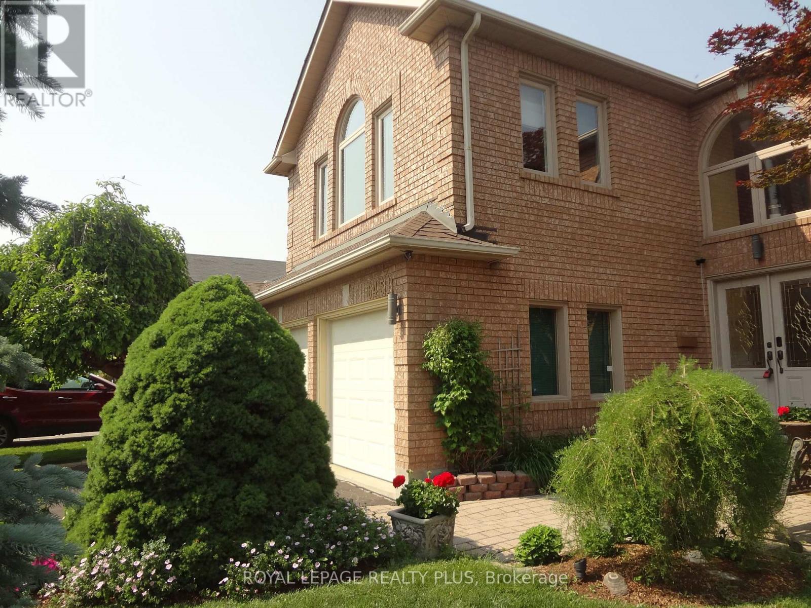 6451 Alderwood Trail, Mississauga, Ontario  L5N 6W5 - Photo 2 - W12187219