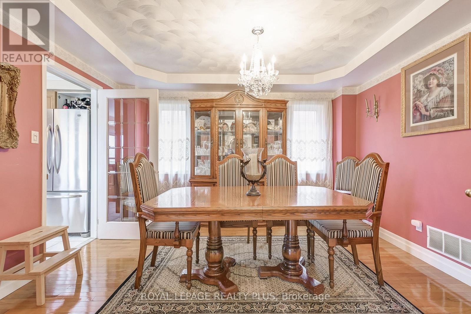 6451 Alderwood Trail, Mississauga, Ontario  L5N 6W5 - Photo 9 - W12187219