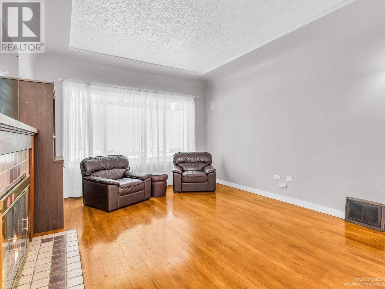1032 E 49th Avenue, Vancouver, British Columbia  V5W 2H8 - Photo 3 - R3014680