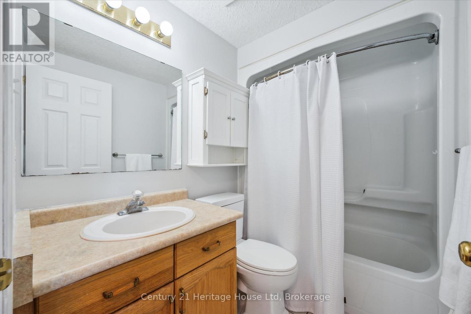 128 Milson Crescent, Guelph, Ontario  N1C 1G5 - Photo 25 - X12214531