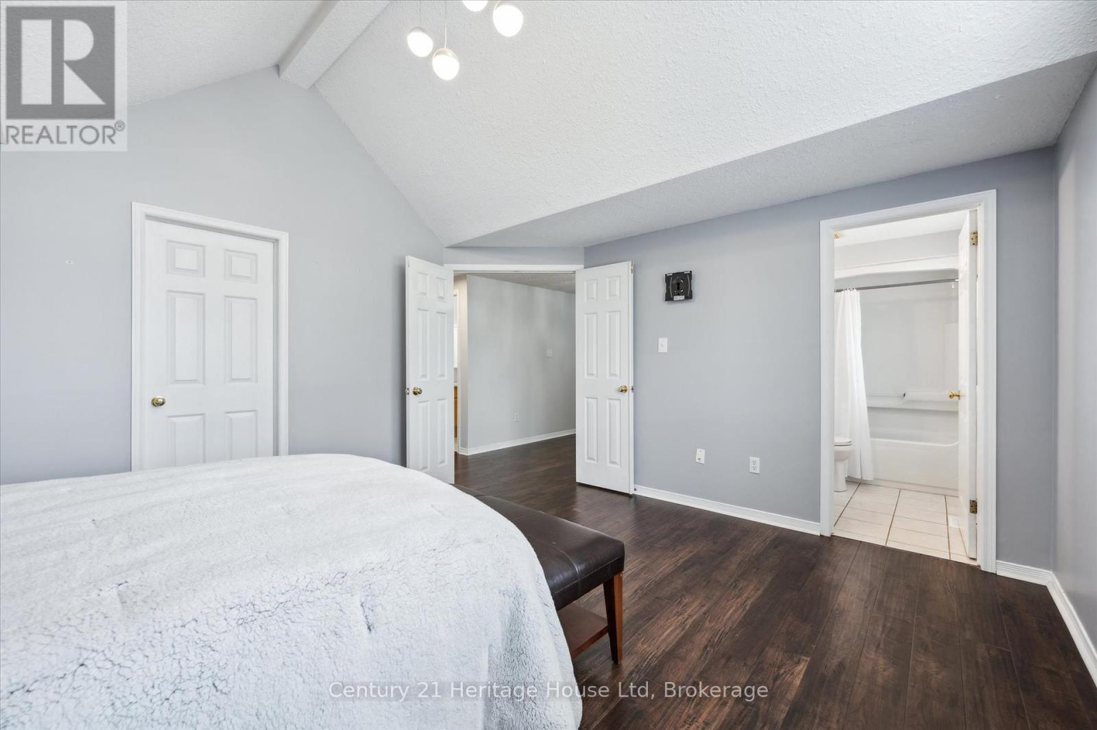 128 Milson Crescent, Guelph, Ontario  N1C 1G5 - Photo 27 - X12214531