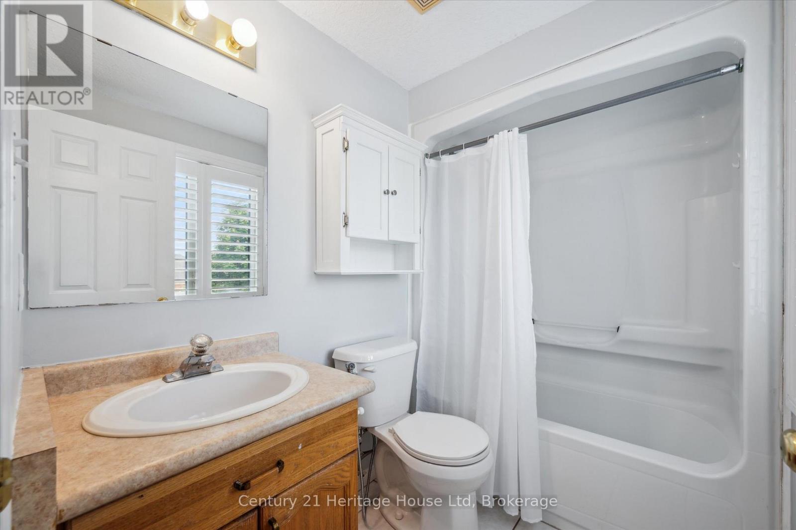 128 Milson Crescent, Guelph, Ontario  N1C 1G5 - Photo 28 - X12214531