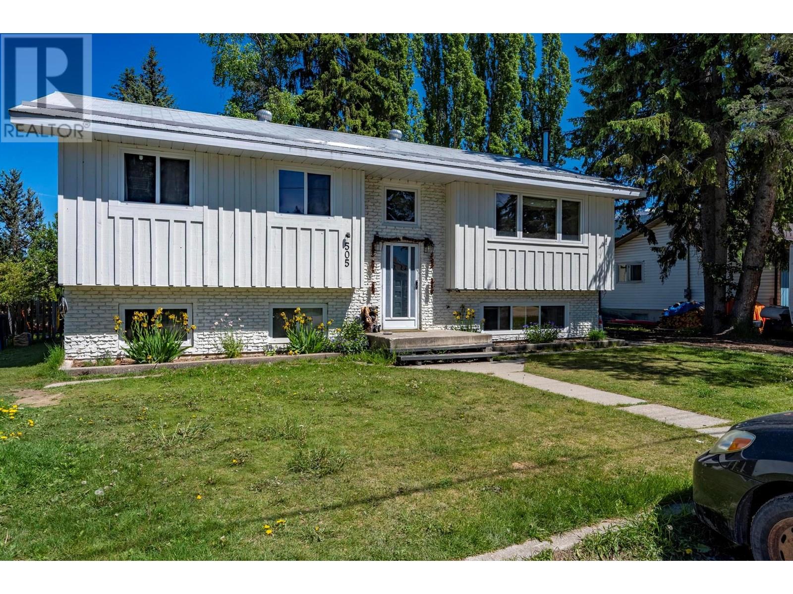 505 6TH Street, Golden, British Columbia