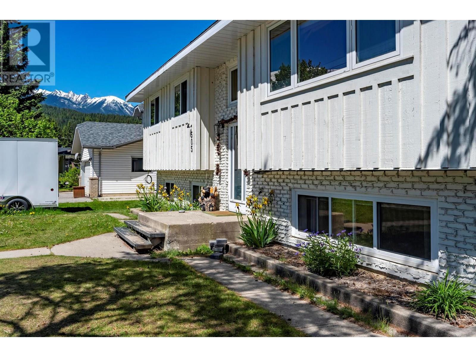 505 6th Street, Golden, British Columbia  V0A 1H0 - Photo 41 - 10334180
