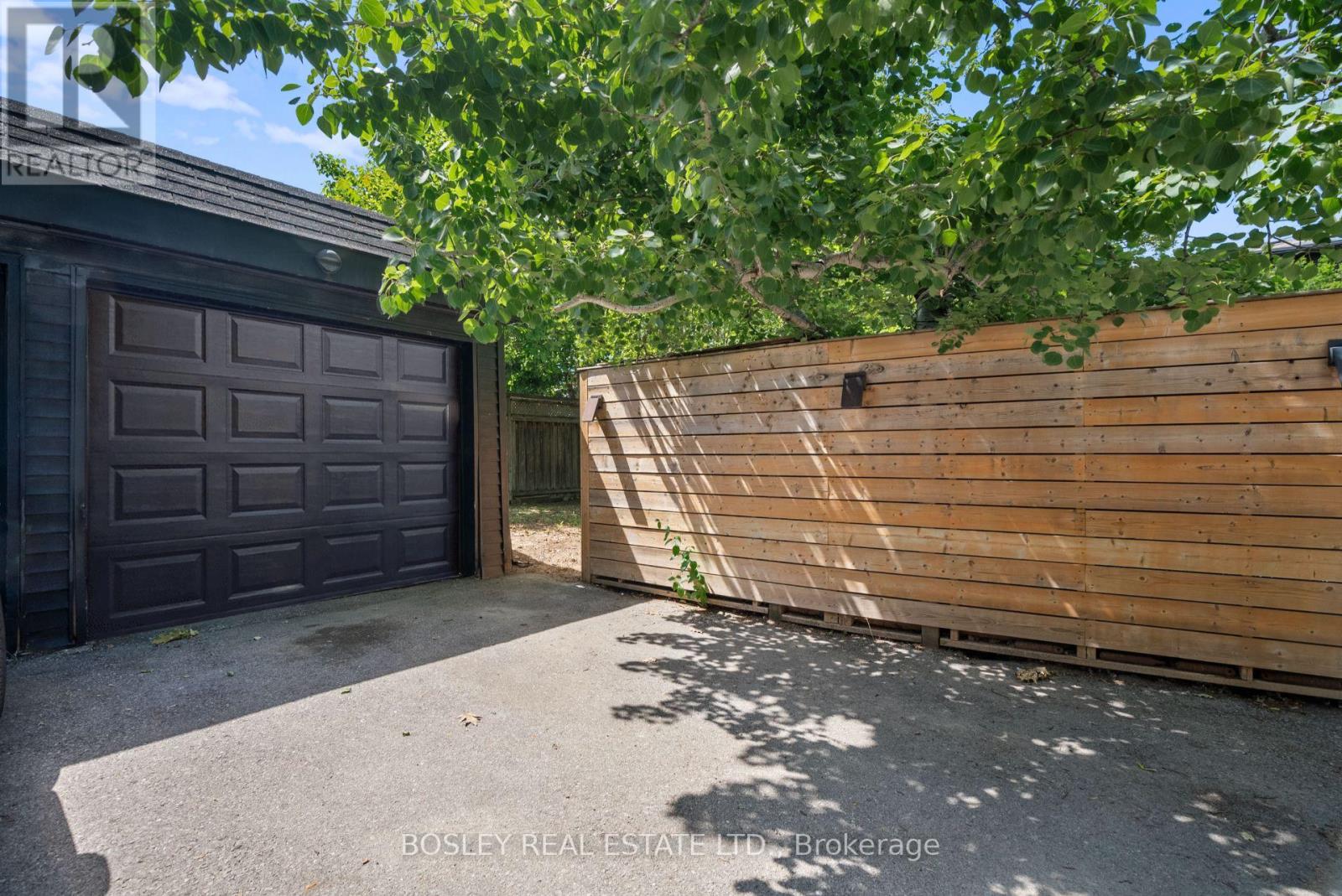 355 Roehampton Avenue, Toronto, Ontario  M4P 1S3 - Photo 23 - C12214529