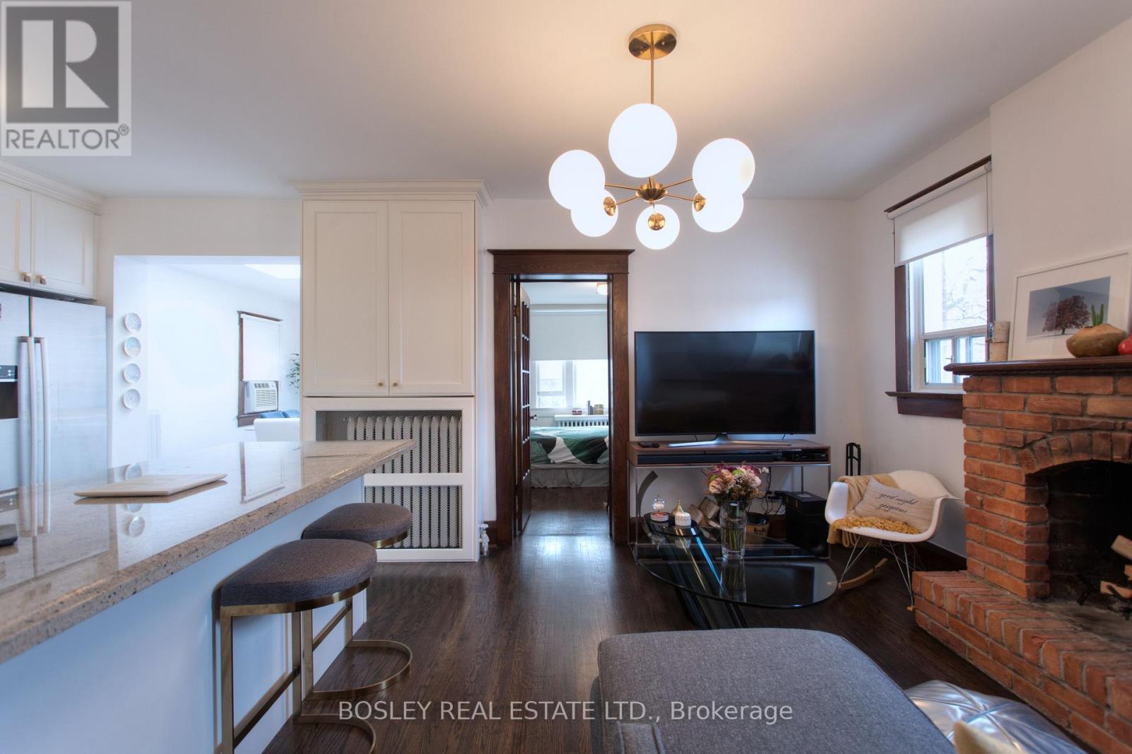 Property at 357 ROEHAMPTON AVENUE image 5
