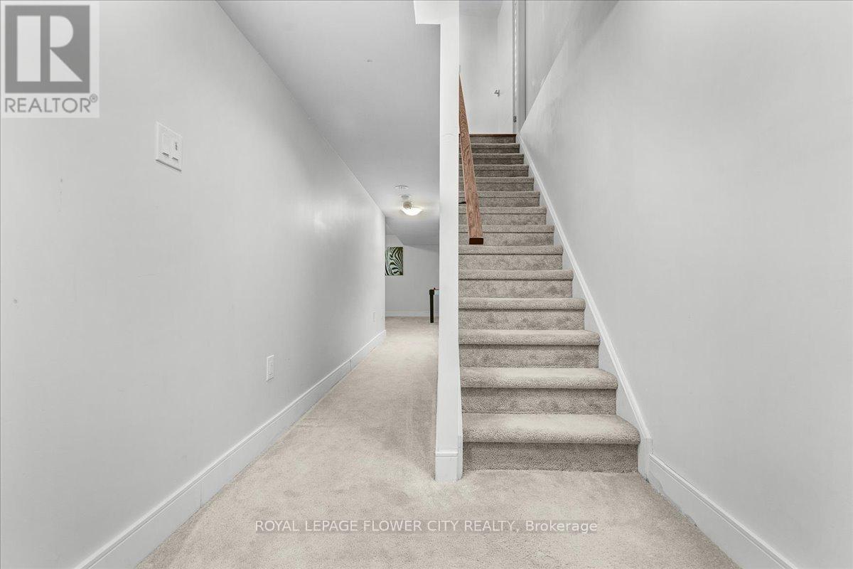 8 Kersey Lane, Halton Hills, Ontario  L7G 0K1 - Photo 39 - W12140476