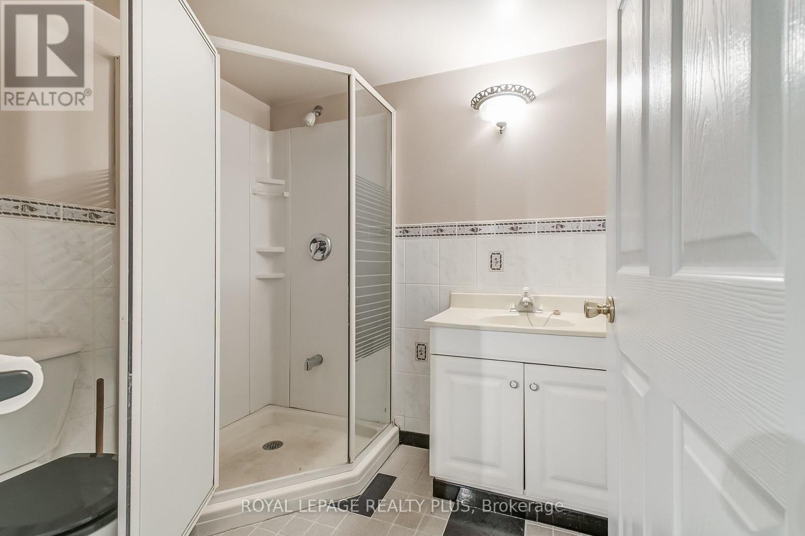 6451 Alderwood Trail, Mississauga, Ontario  L5N 6W5 - Photo 38 - W12187219