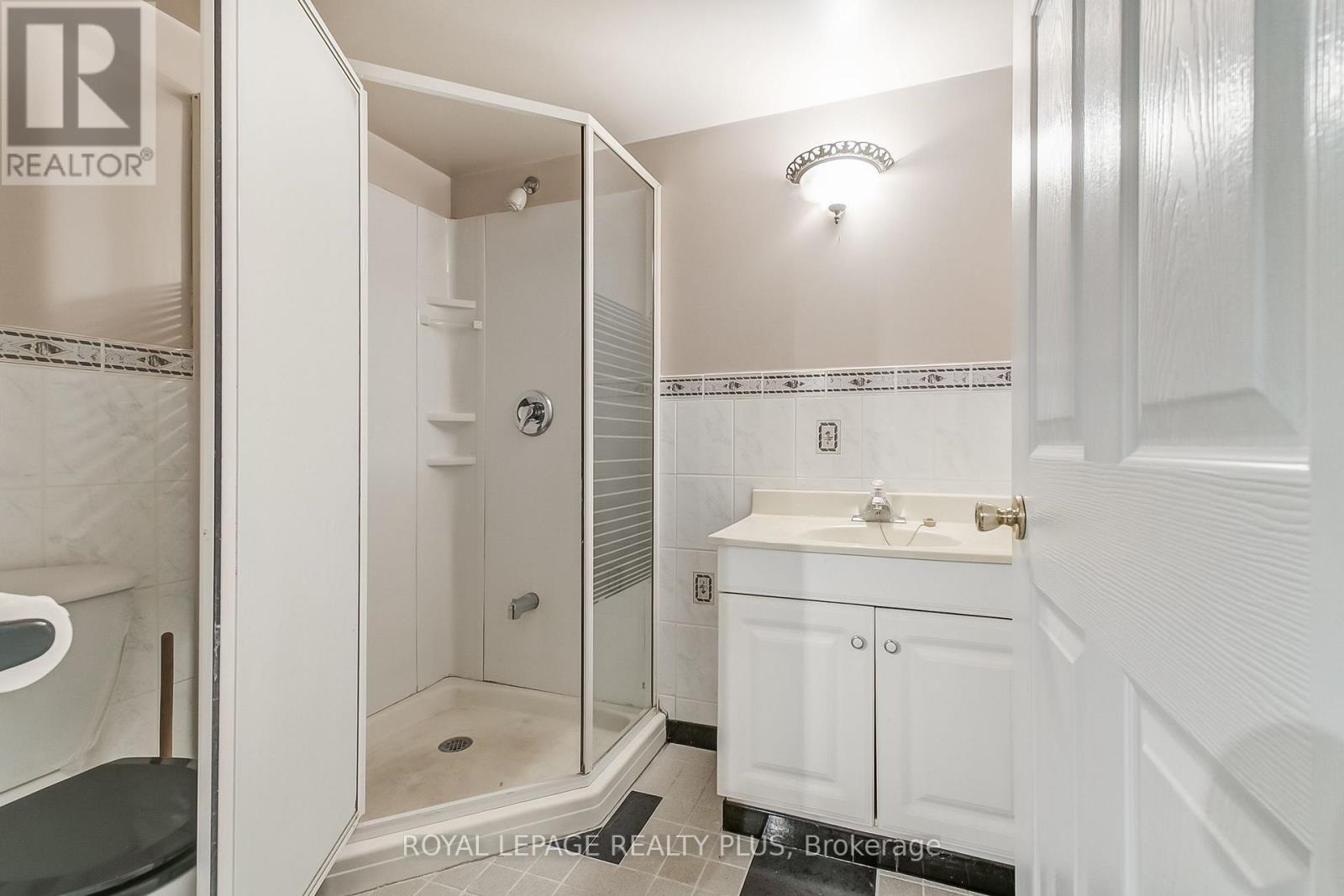 6451 Alderwood Trail, Mississauga, Ontario  L5N 6W5 - Photo 39 - W12187219