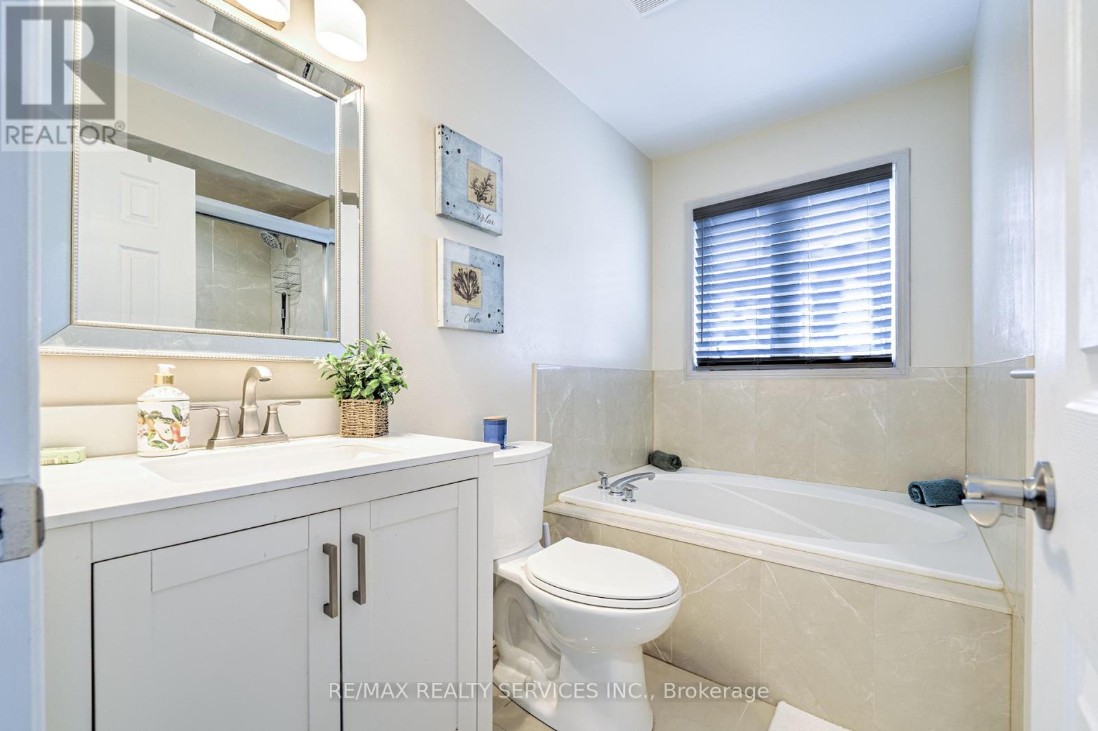 3469 Southwick Street, Mississauga, Ontario  L5M 7L4 - Photo 22 - W12210429