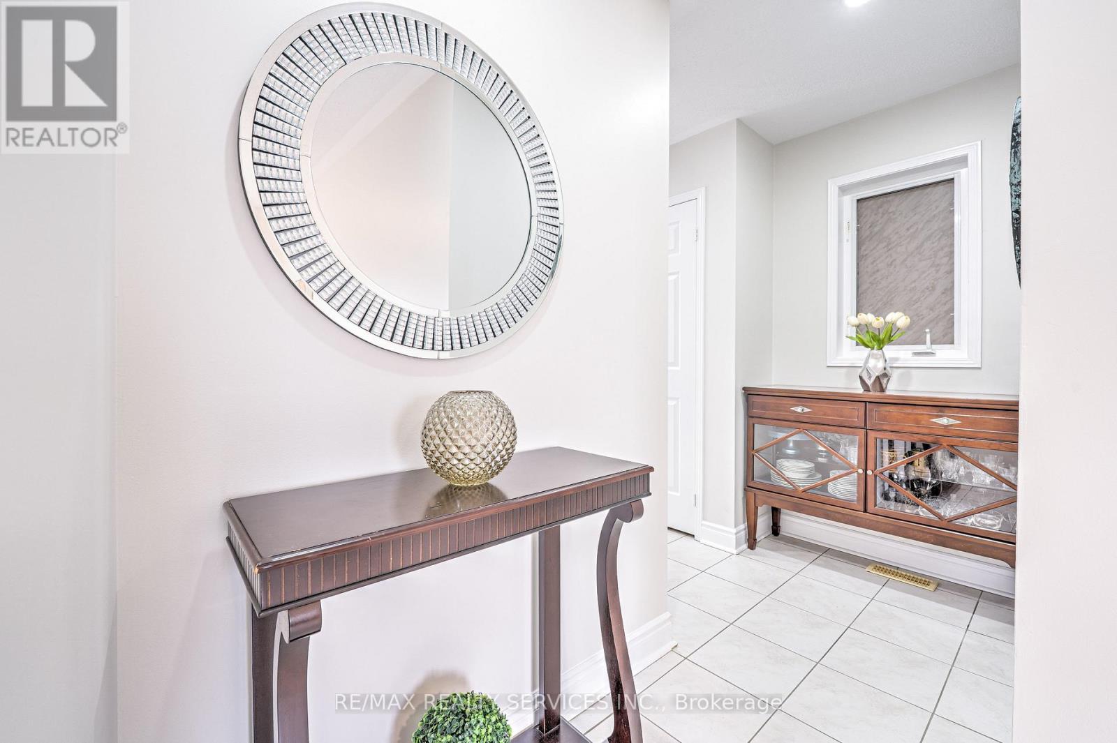 3469 Southwick Street, Mississauga, Ontario  L5M 7L4 - Photo 6 - W12210429