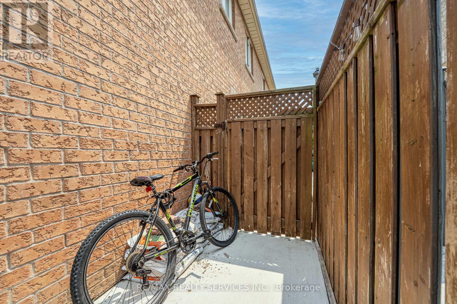 3469 Southwick Street, Mississauga, Ontario  L5M 7L4 - Photo 43 - W12210429
