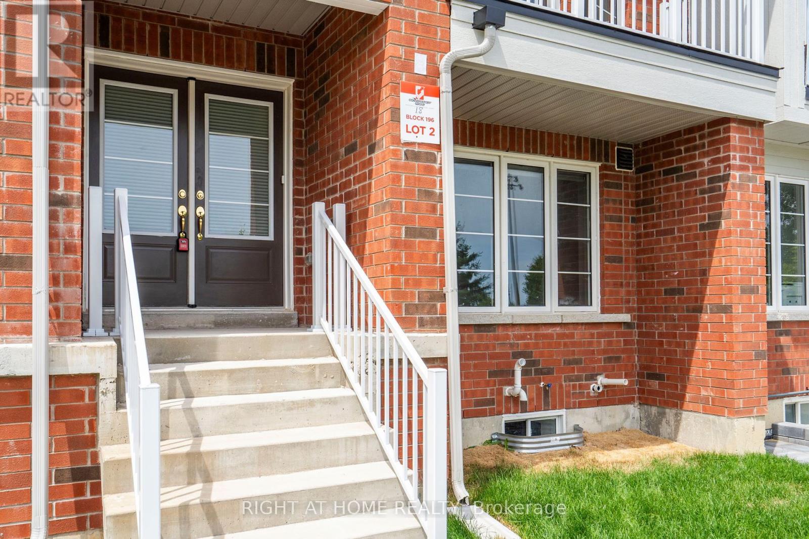 18 Mcalister Avenue, Richmond Hill, Ontario  L4S 0L3 - Photo 2 - N12214532