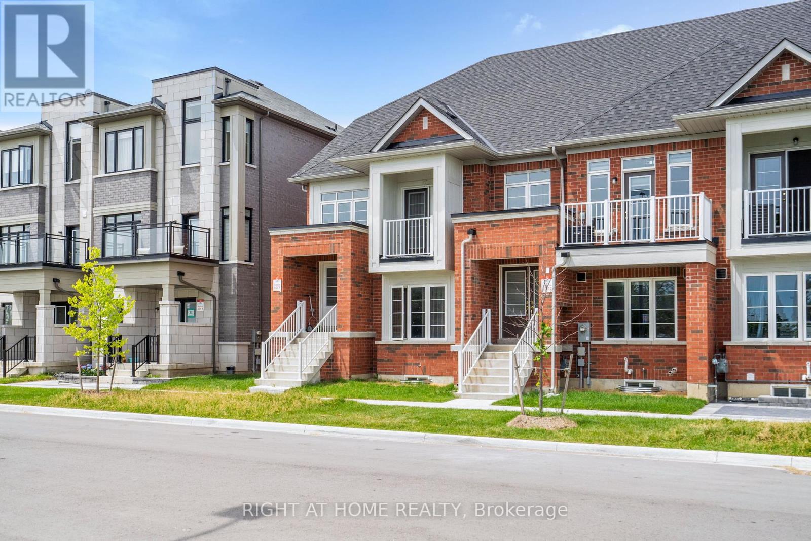 18 Mcalister Avenue, Richmond Hill, Ontario  L4S 0L3 - Photo 3 - N12214532