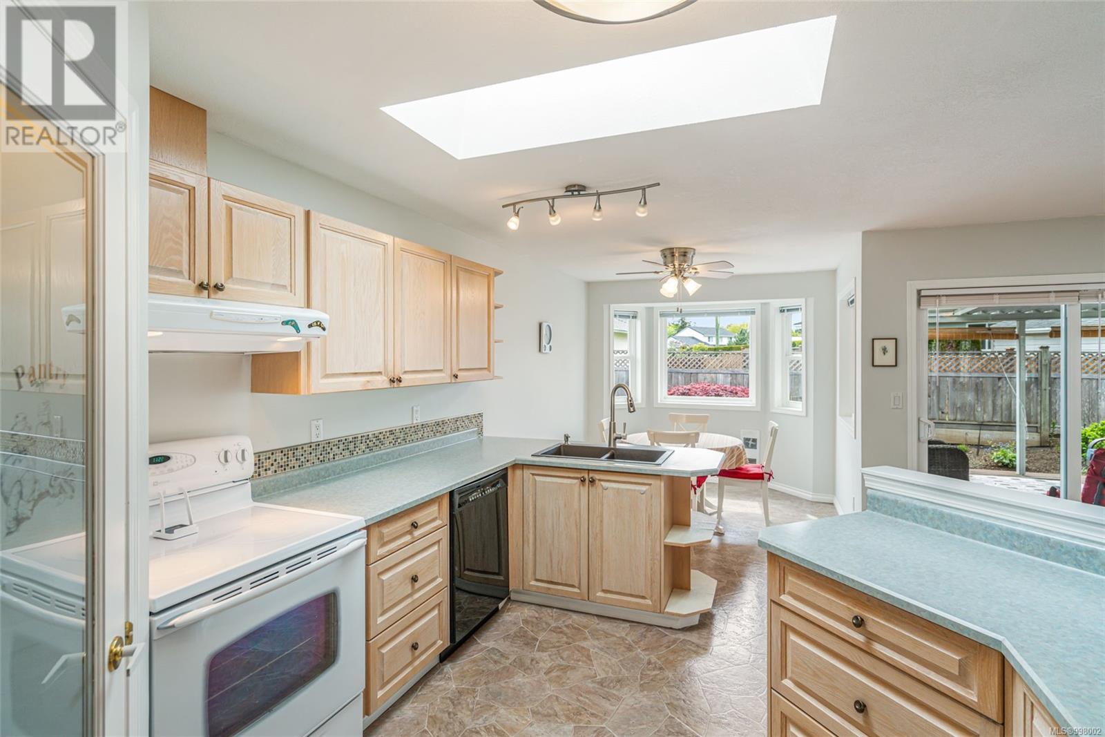 800 Mulholland Dr, Parksville, British Columbia  V9P 2K4 - Photo 18 - 998002