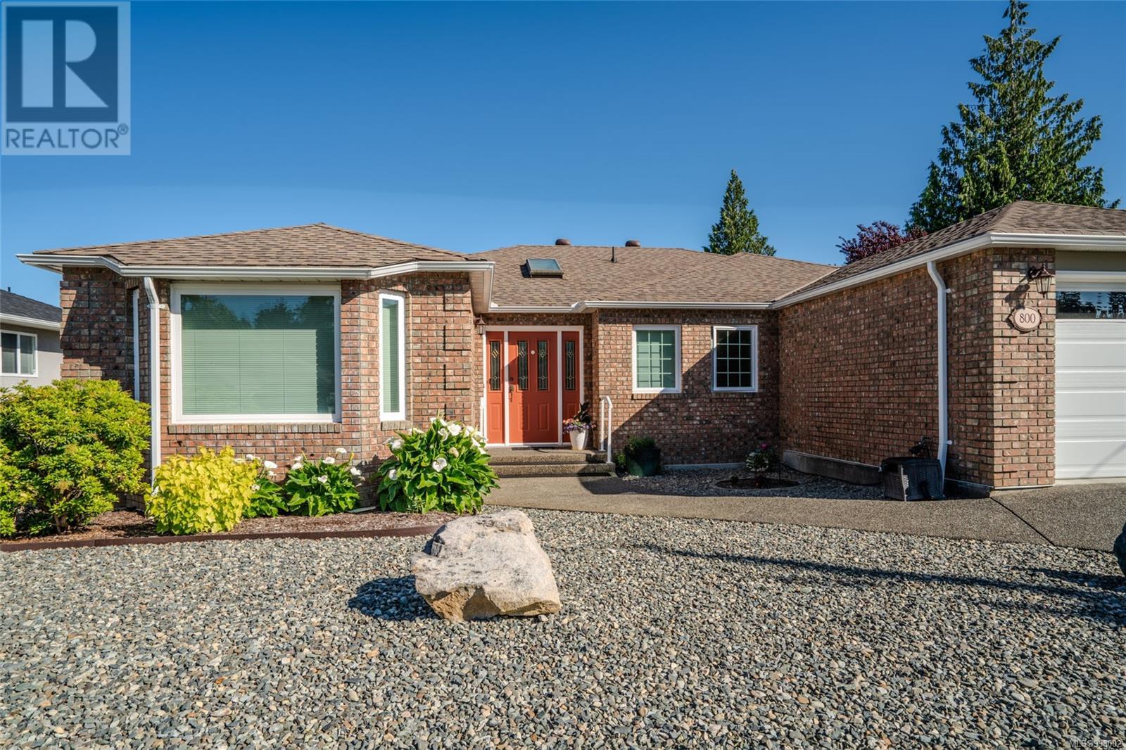 800 Mulholland Dr, Parksville, British Columbia  V9P 2K4 - Photo 2 - 998002