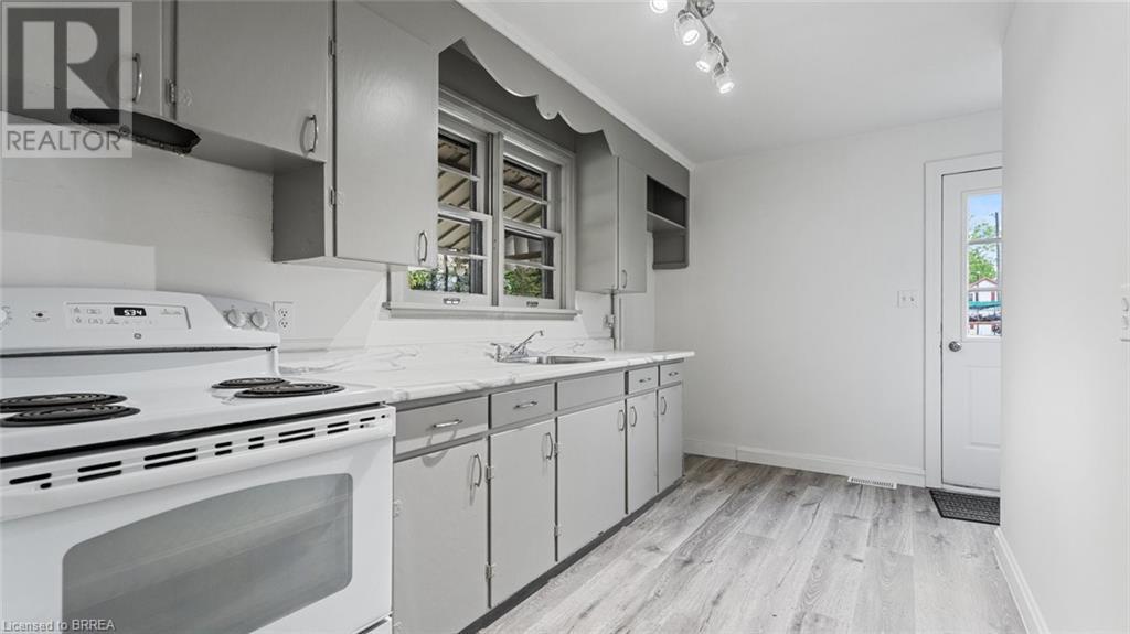 848 Colborne Street E, Brantford, Ontario  N3S 3S9 - Photo 6 - 40739932