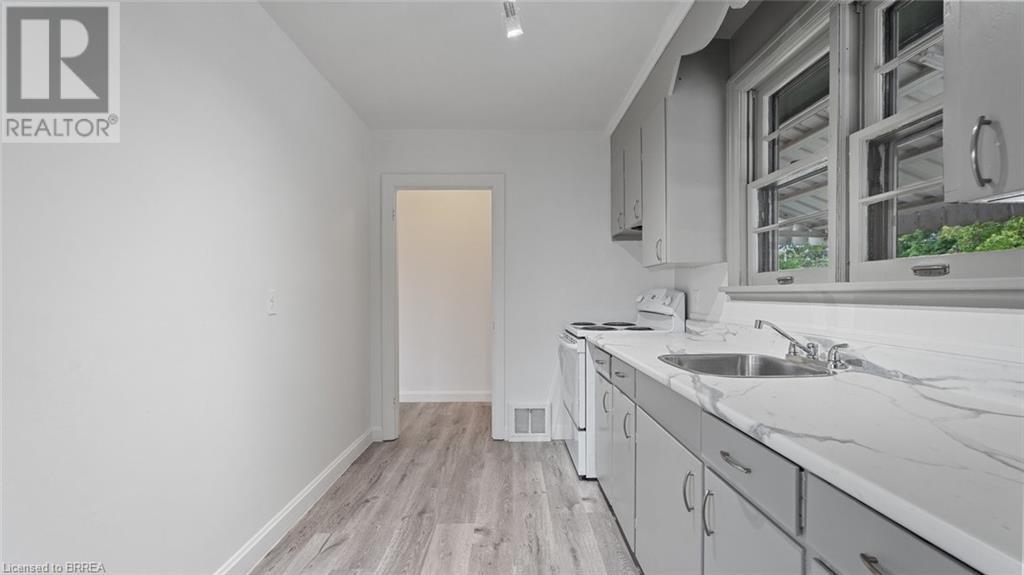848 Colborne Street E, Brantford, Ontario  N3S 3S9 - Photo 8 - 40739932