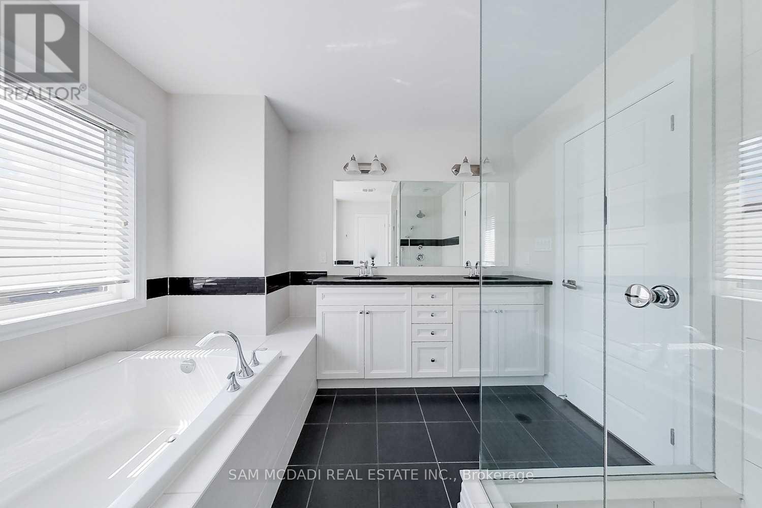 #upper - 190 Culp Trail, Oakville, Ontario  L6M 0W2 - Photo 18 - W12214517