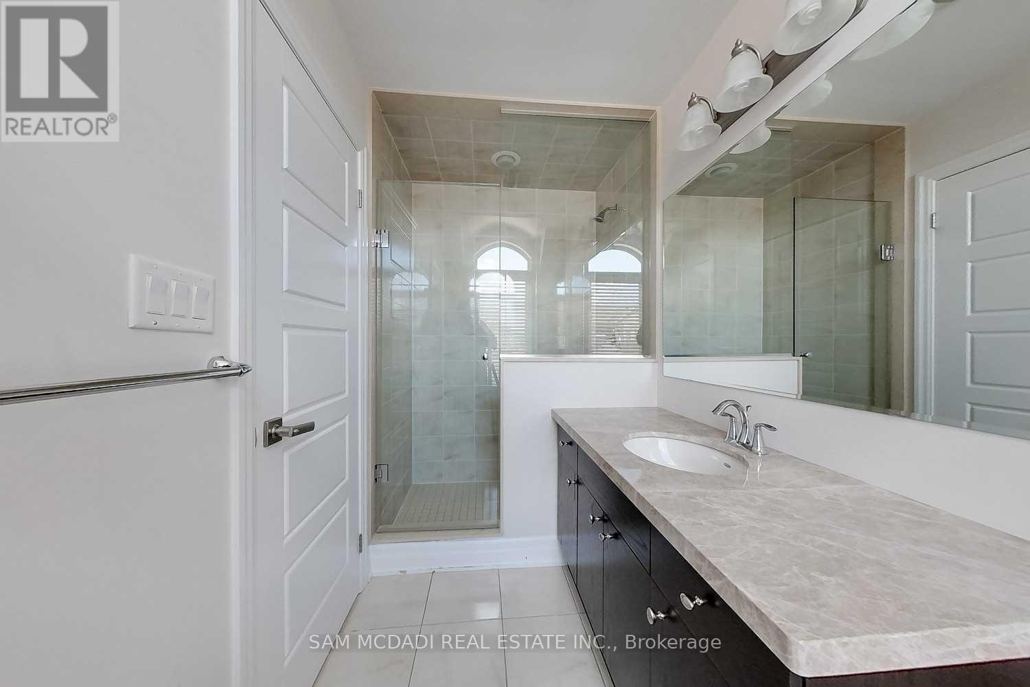 #upper - 190 Culp Trail, Oakville, Ontario  L6M 0W2 - Photo 22 - W12214517