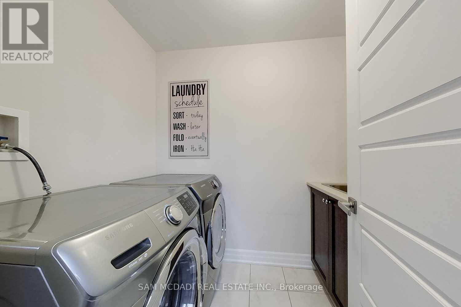 #upper - 190 Culp Trail, Oakville, Ontario  L6M 0W2 - Photo 26 - W12214517