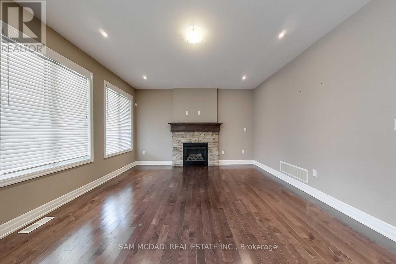 #upper - 190 Culp Trail, Oakville, Ontario  L6M 0W2 - Photo 3 - W12214517