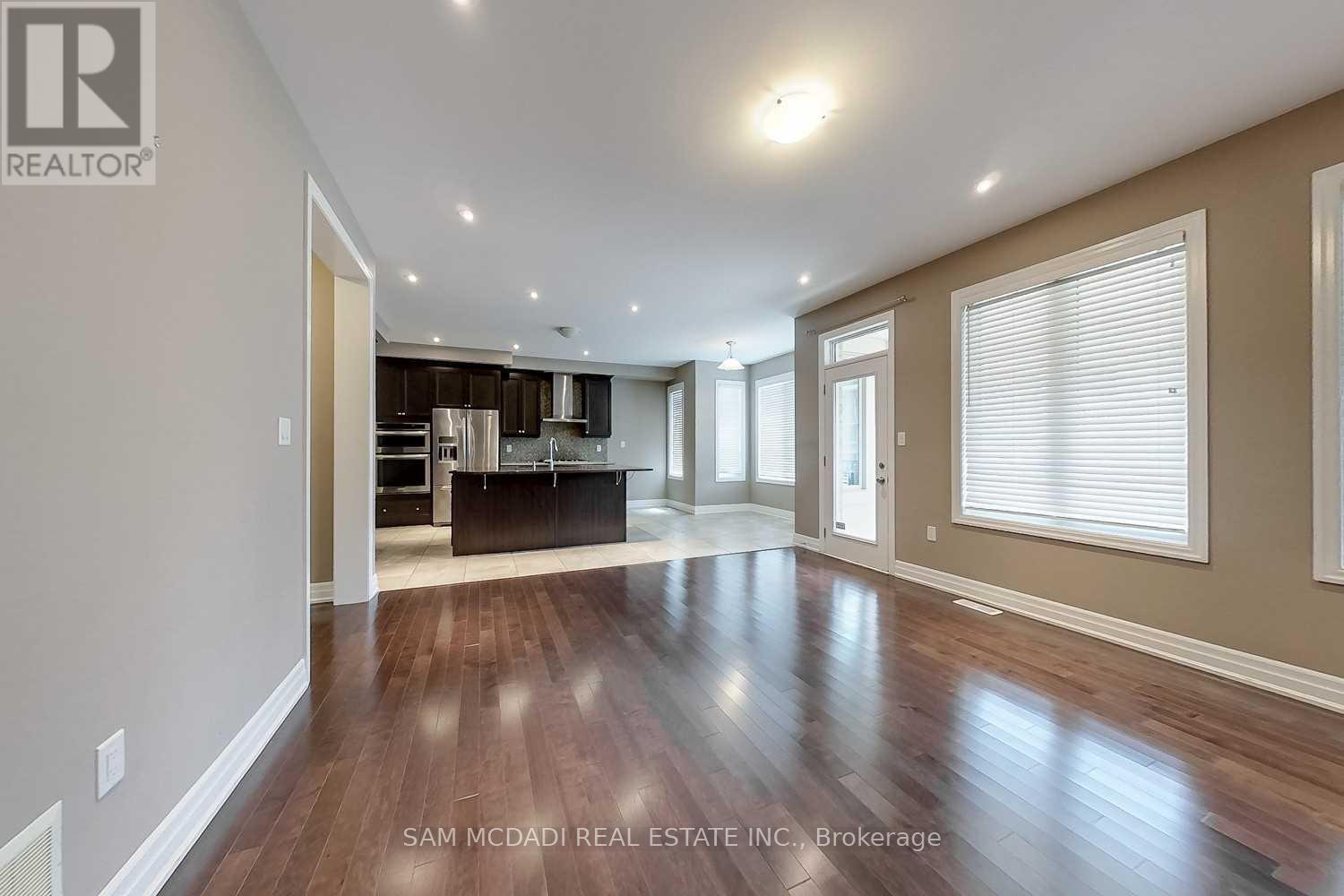 #upper - 190 Culp Trail, Oakville, Ontario  L6M 0W2 - Photo 5 - W12214517