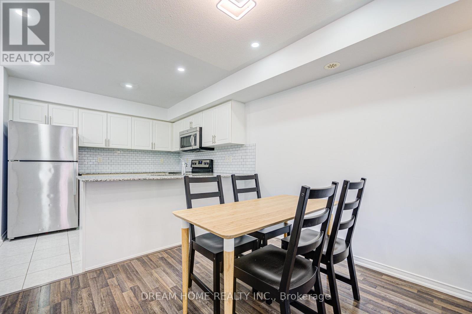 #17 - 2484 Post Road, Oakville (Ro River Oaks), Ontario  L6H 0G6 - Photo 5 - W12214524
