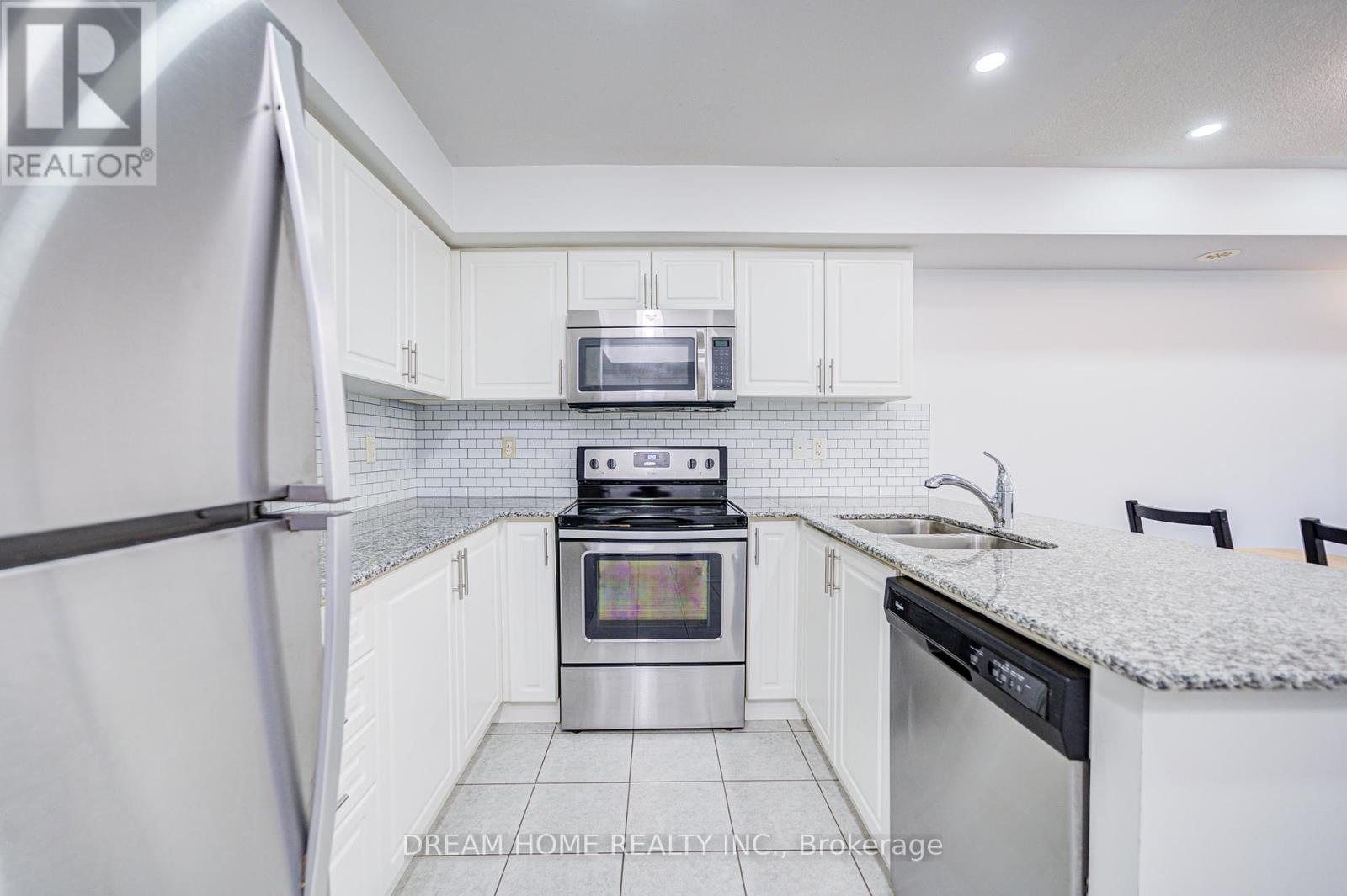 #17 - 2484 Post Road, Oakville (Ro River Oaks), Ontario  L6H 0G6 - Photo 6 - W12214524