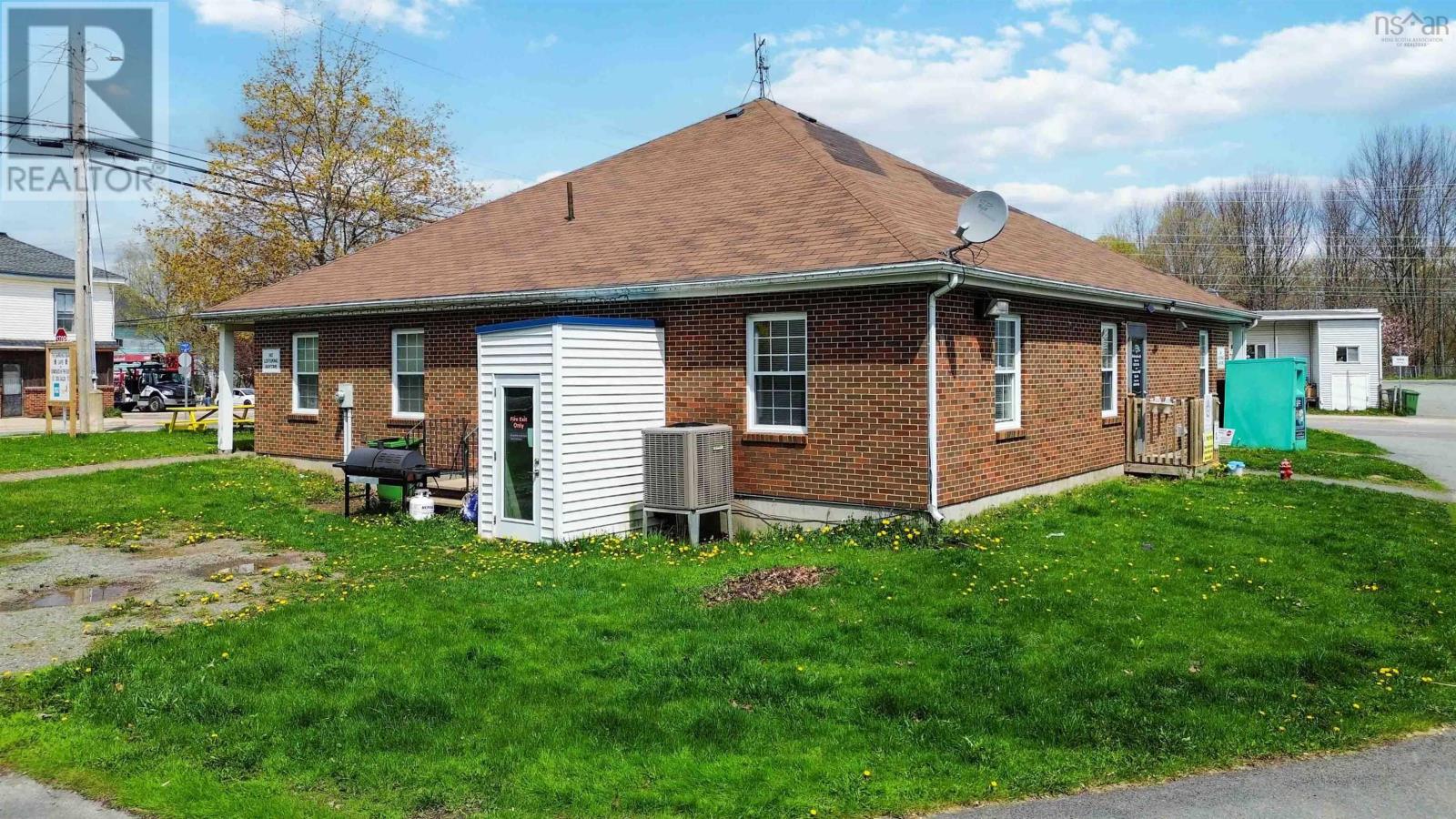 20 Main Street, Hantsport, Nova Scotia  B0P 1P0 - Photo 2 - 202514332
